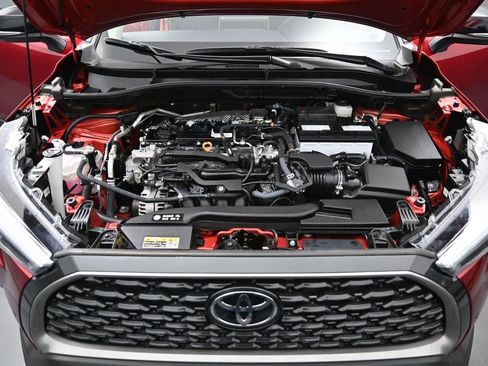 Certified 2025 Toyota Corolla Cross XLE AWD/4WD image 33