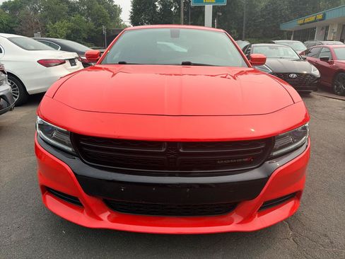 Used 2017 Dodge Charger SXT w/ Rallye Group RWD image 2