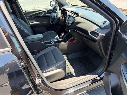 Used 2021 Chevrolet TrailBlazer RS w/ Sun and Liftgate Package AWD/4WD image 46