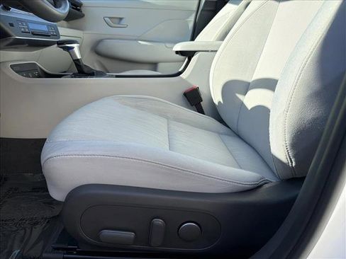 Used 2025 Hyundai Kona SEL FWD image 14