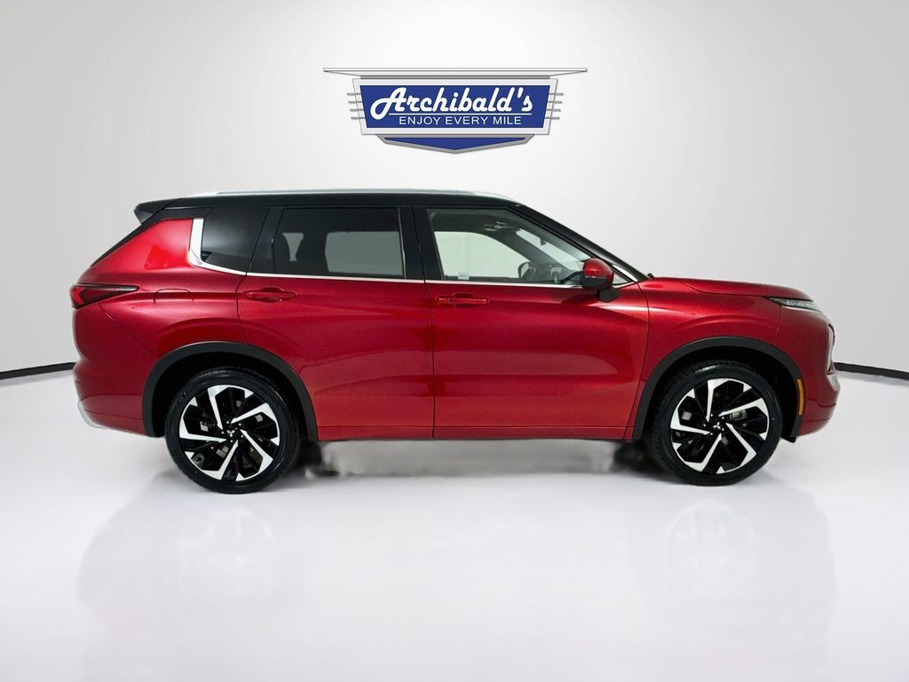 Used 2023 Mitsubishi Outlander SEL AWD/4WD image 9