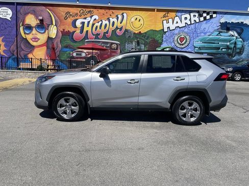 Certified 2022 Toyota RAV4 LE AWD/4WD image 2