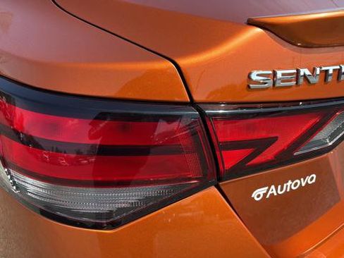 Used 2025 Nissan Sentra SR image 11