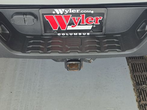 Used 2022 Toyota Tacoma SR5 w/ Technology Package image 14