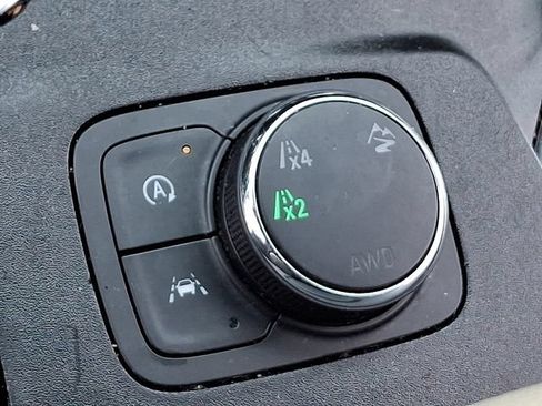 Used 2023 Chevrolet Traverse LS AWD/4WD image 16