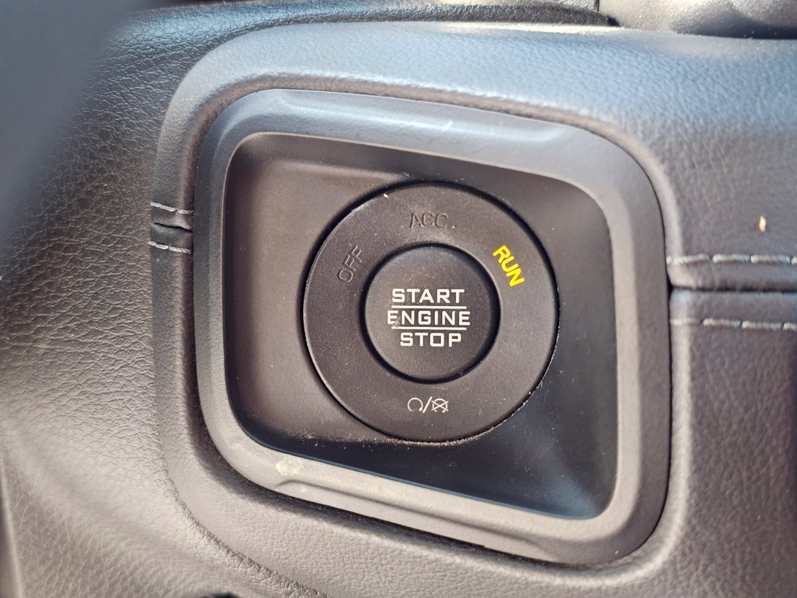 Used 2024 Jeep Wrangler Unlimited Rubicon 4xe AWD/4WD image 25