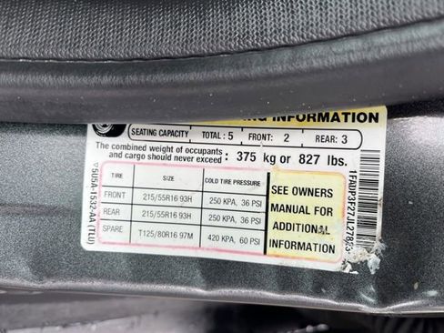 Used 2018 Ford Focus SE w/ SE Appearance Package image 27