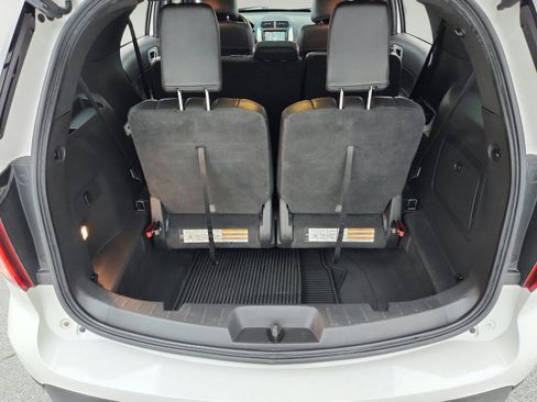 Used 2015 Ford Explorer XLT w/ Equipment Group 202B FWD image 27