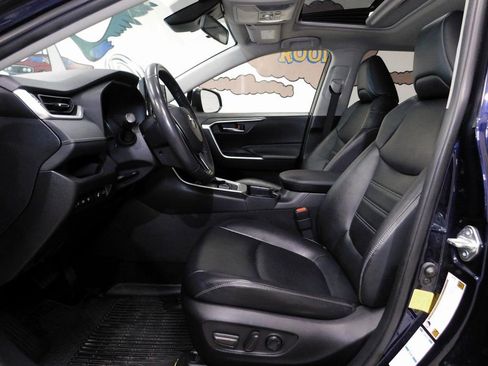 Used 2019 Toyota RAV4 XLE Premium w/ Cold Weather Package image 28