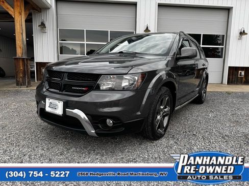 Used 2015 Dodge Journey Crossroad w/ Flexible Seating Group image 1