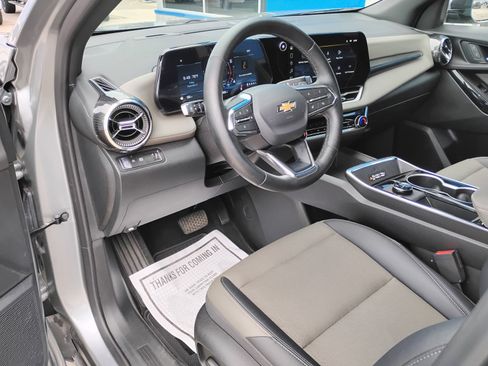 Used 2026 Chevrolet Equinox LT w/ Convenience Package II FWD image 22
