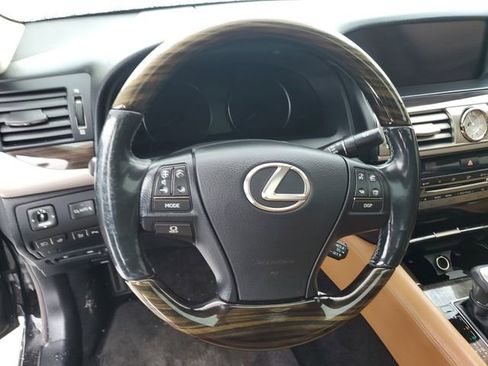 Used 2013 Lexus LS 460 AWD w/ Comfort Pkg image 10