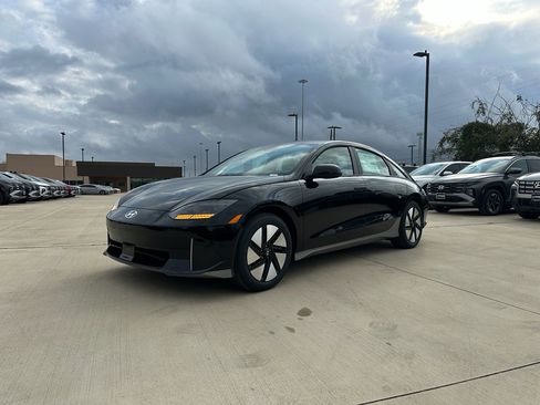New 2025 Hyundai Ioniq 6 SE image 1