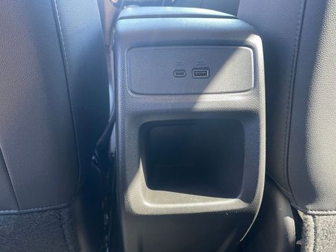 Used 2025 Chevrolet Trax LT image 25