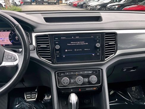 Used 2022 Volkswagen Atlas SEL Premium image 7