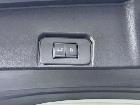 Used 2025 Nissan Rogue SV AWD/4WD image 30