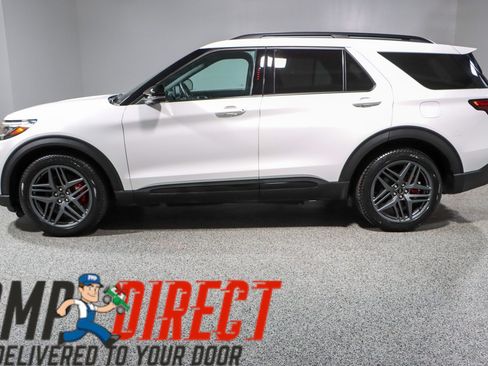 Used 2025 Ford Explorer ST AWD/4WD image 10