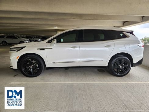 Used 2024 Buick Enclave Essence w/ Sport Touring Edition image 5