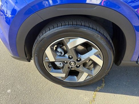 Used 2025 Hyundai Venue SEL image 30