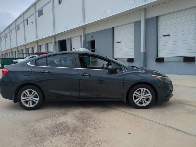 Used 2018 Chevrolet Cruze LT FWD image 4
