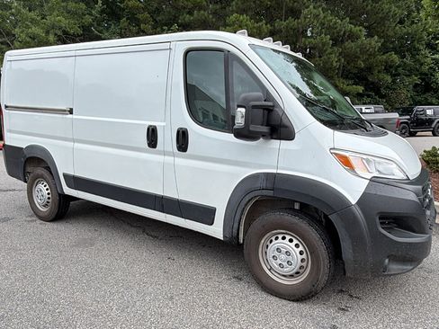 Used 2025 RAM ProMaster 2500 FWD image 5