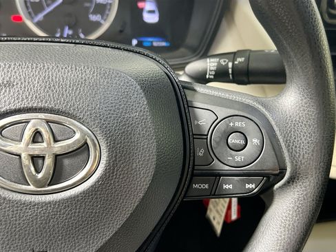 Used 2021 Toyota Corolla LE FWD image 19