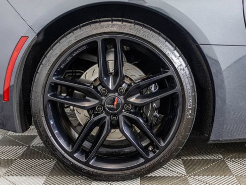 Used 2017 Chevrolet Corvette Stingray Coupe w/ Carbon Flash Badge Package RWD image 46