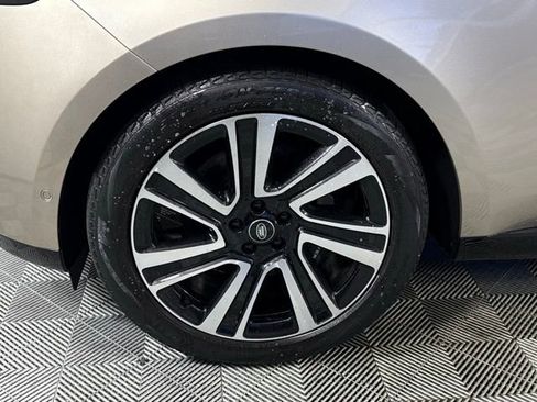 Used 2023 Land Rover Range Rover SE image 7