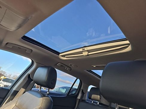 Used 2017 GMC Acadia SLT FWD image 18