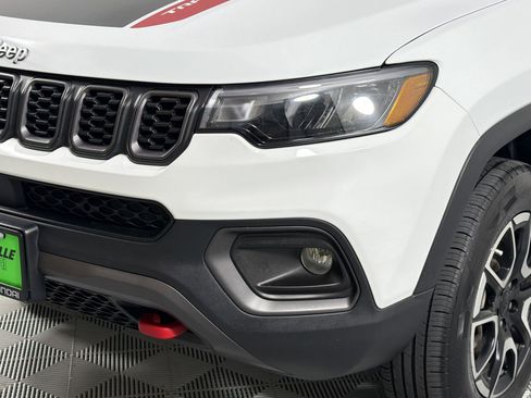 Used 2024 Jeep Compass Trailhawk image 9