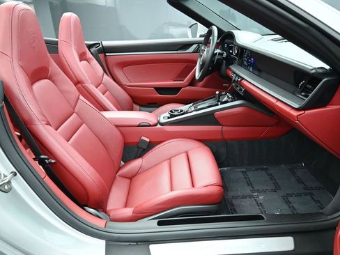 Certified 2020 Porsche 911 Carrera S RWD image 31