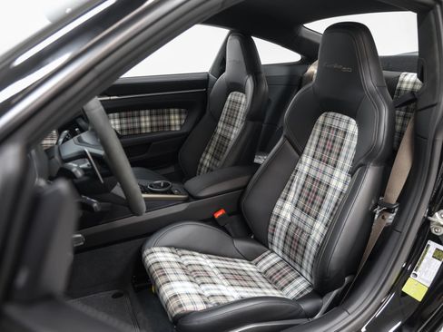 Certified 2025 Porsche 911 Turbo S AWD/4WD image 89