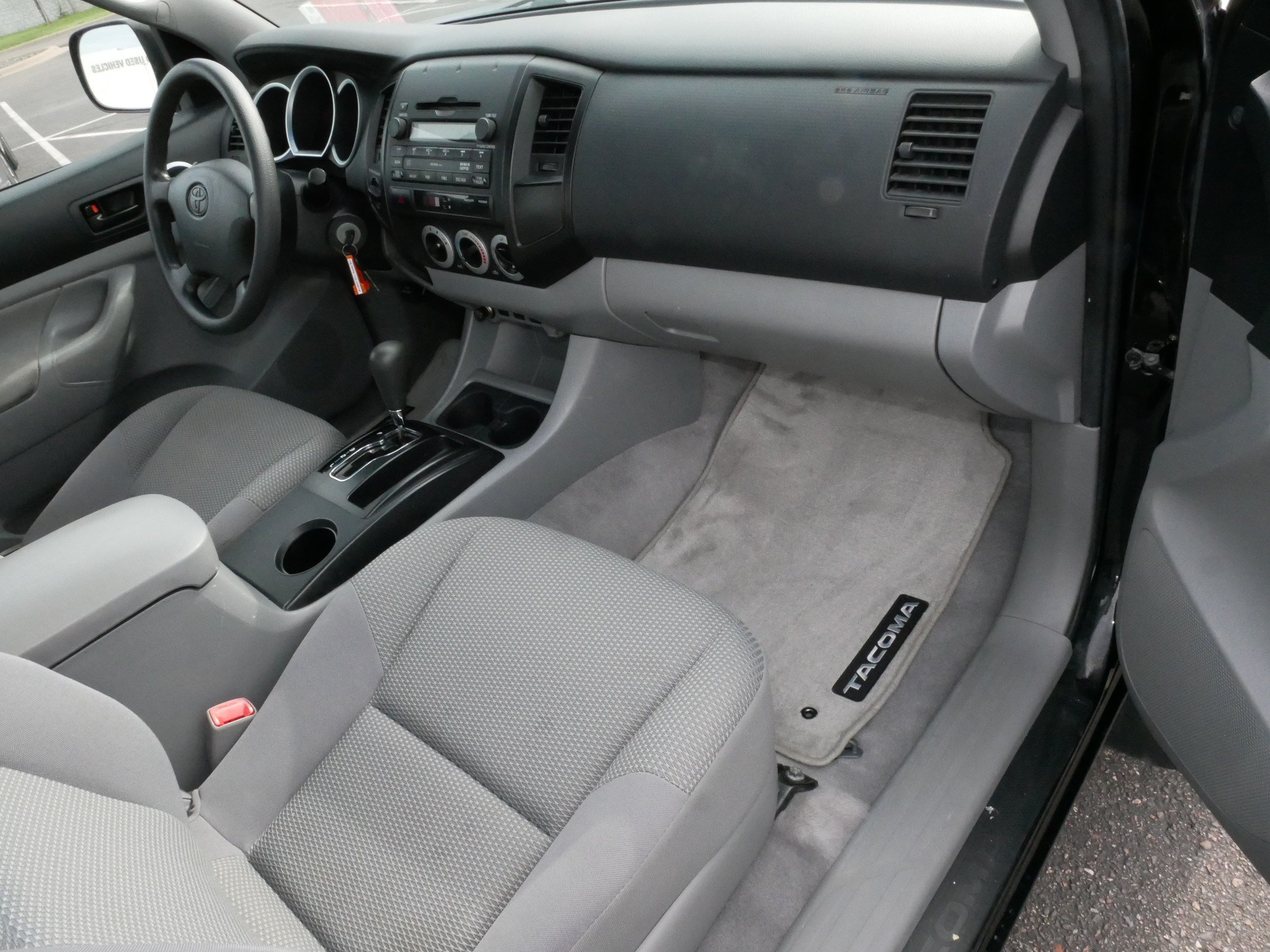 Used 2011 Toyota Tacoma 4x4 Regular Cab image 11