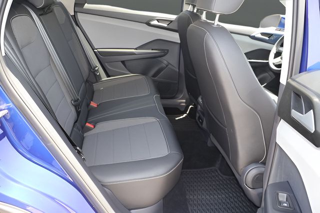 Certified 2023 Volkswagen Taos SE FWD image 18