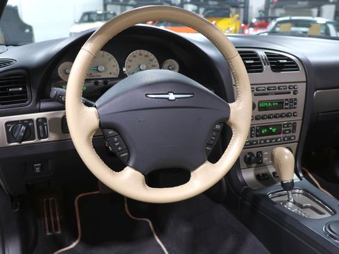 Used 2005 Ford Thunderbird image 86
