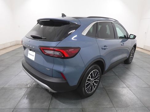 Used 2023 Ford Escape SE image 5