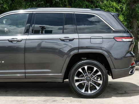 Used 2022 Jeep Grand Cherokee Overland w/ Luxury Tech Group IV RWD image 23