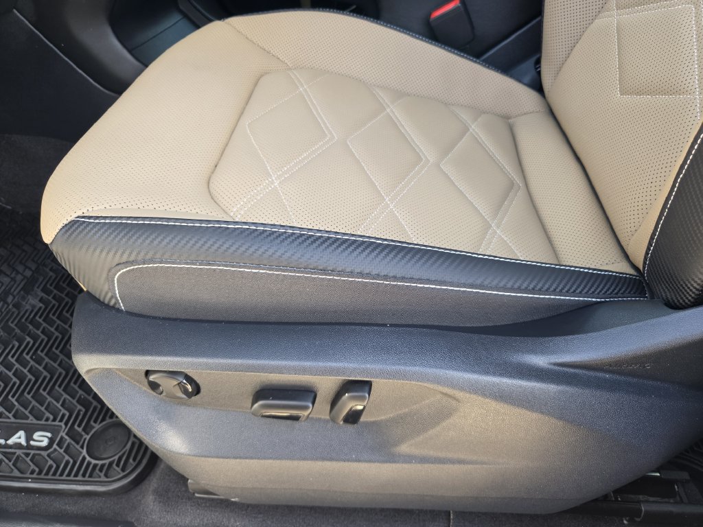 Used 2024 Volkswagen Atlas Cross Sport SE FWD image 21