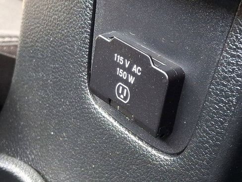 Used 2018 Jeep Wrangler Unlimited Rubicon w/ Connectivity Group AWD/4WD image 25