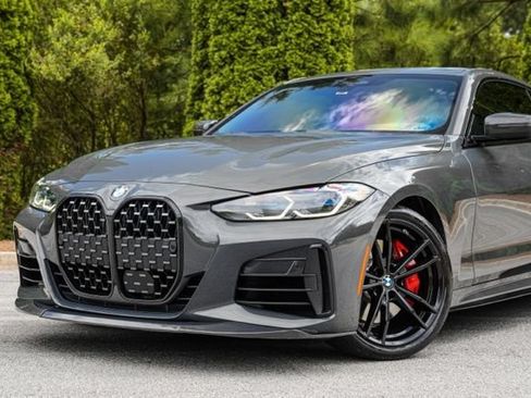 Used 2022 BMW M440i Coupe RWD image 2