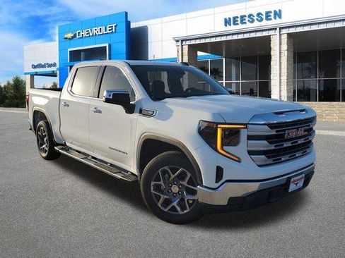New 2026 GMC Sierra 1500 SLE image 1