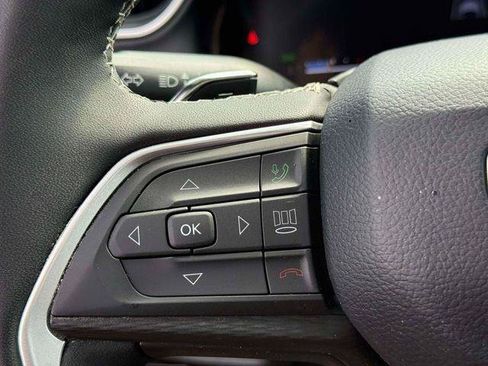 Certified 2023 Jeep Grand Cherokee Laredo w/ Luxury Tech Group I AWD/4WD image 23