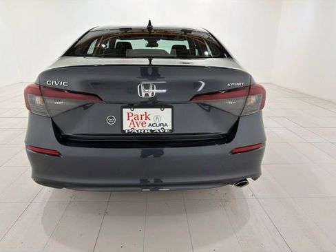 Used 2025 Honda Civic Sport image 4