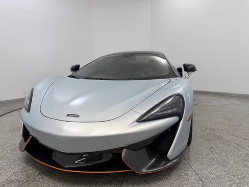 Used 2019 McLaren 570S Spider RWD image 4