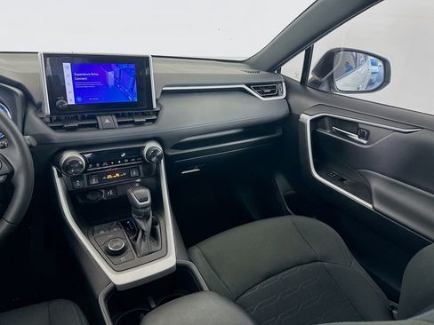 Used 2024 Toyota RAV4 SE w/ Convenience Package image 24