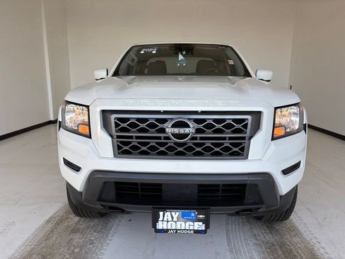 Used 2023 Nissan Frontier SV w/ Tow Package AWD/4WD image 13