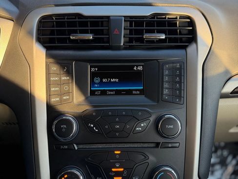 Used 2015 Ford Fusion SE w/ Equipment Group 202A image 13