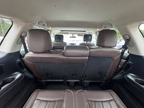 Used 2013 INFINITI JX35 AWD w/ Premium Pkg image 17