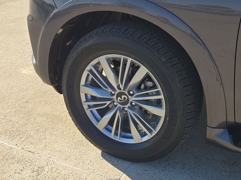 Used 2024 INFINITI QX80 Luxe image 12