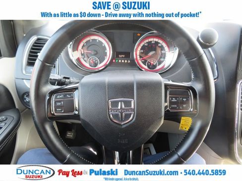 Used 2017 Dodge Grand Caravan SXT image 19